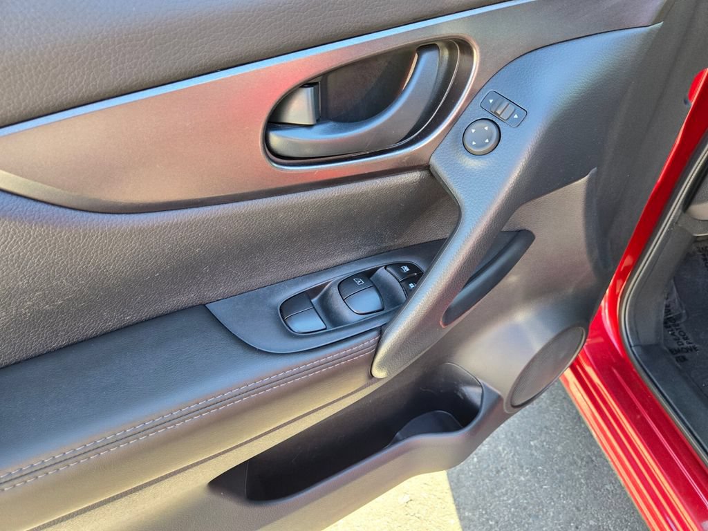 Certified 2022 Nissan Rogue Sport S AWD/4WD image 12