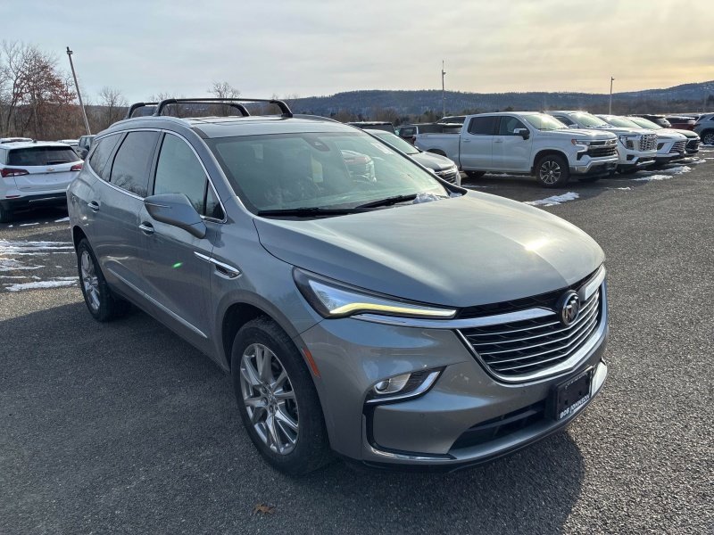 Used 2023 Buick Enclave Essence w/ Experience Buick Package image 7