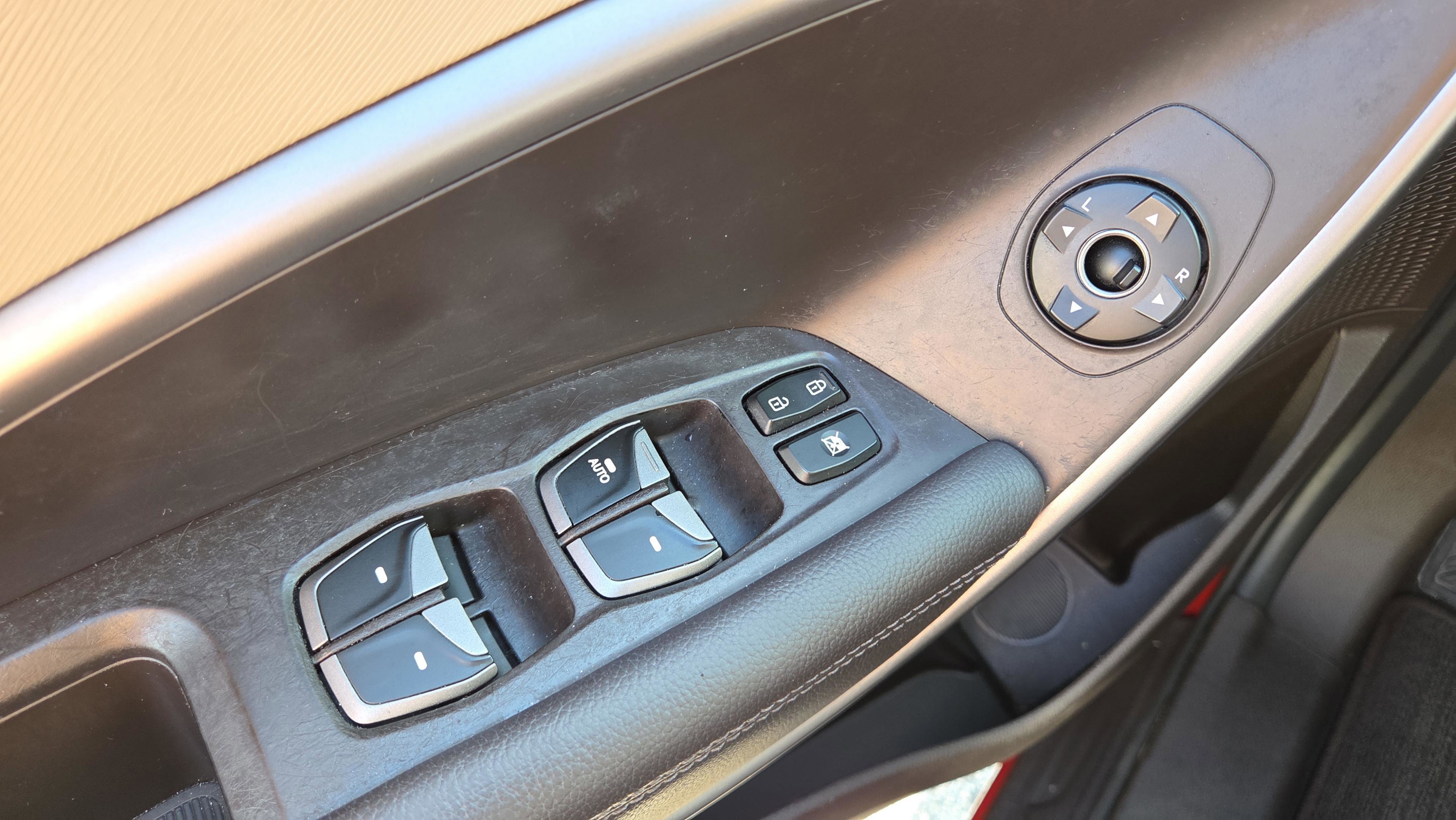 Used 2014 Hyundai Santa Fe GLS image 43