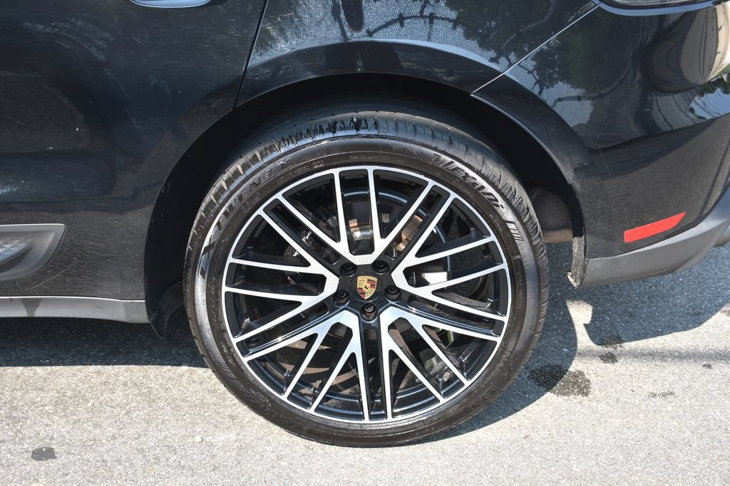 Used 2024 Porsche Macan Turbo AWD/4WD image 7