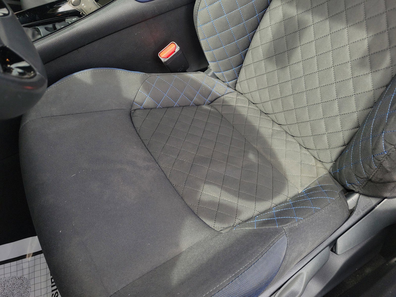 Used 2021 Toyota C-HR XLE FWD image 16