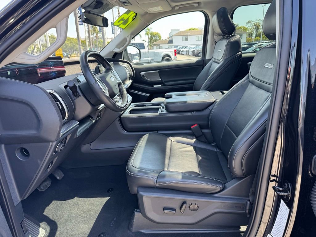 Used 2025 Ford Expedition Platinum AWD/4WD image 21