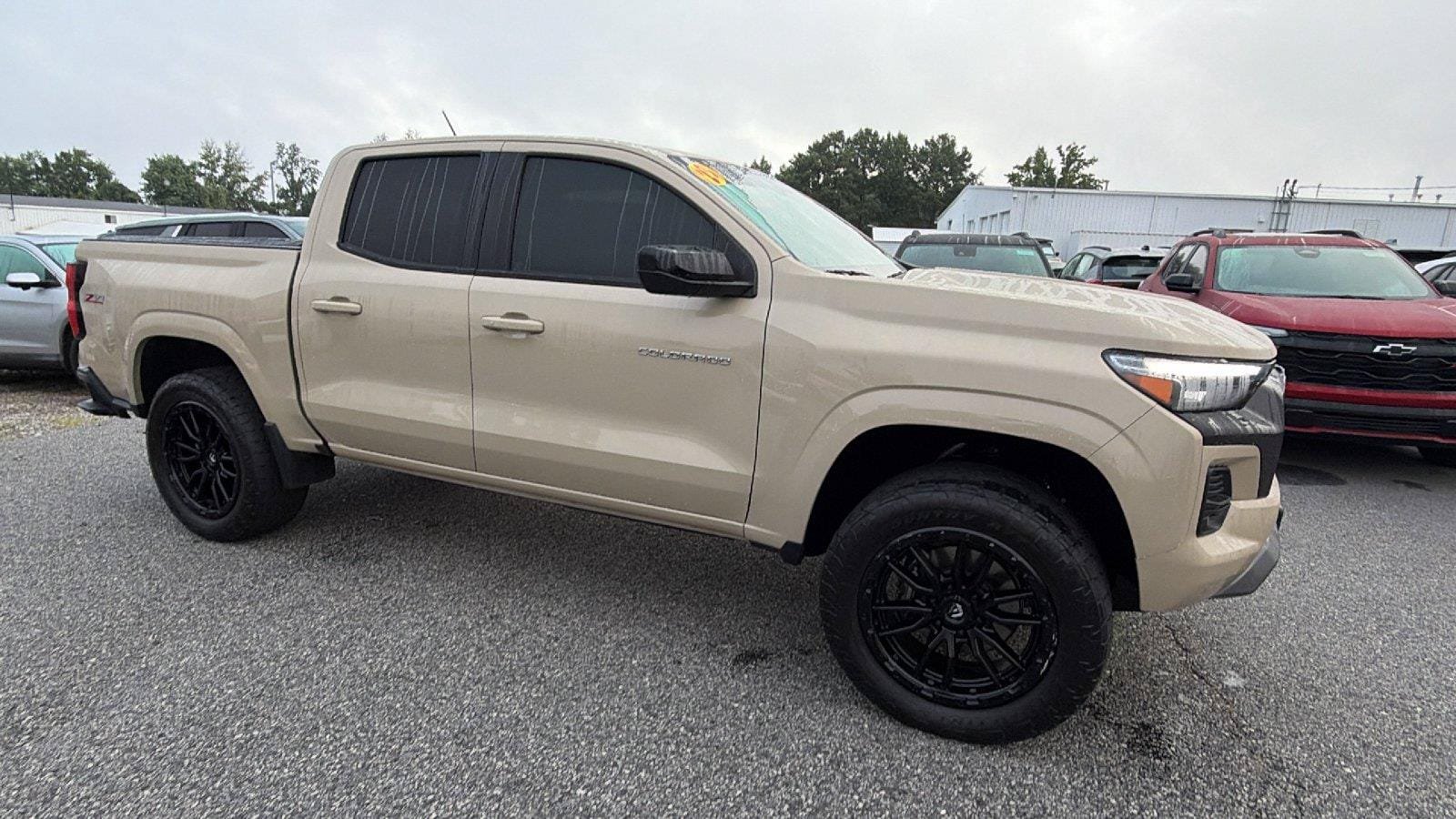 Used 2023 Chevrolet Colorado Z71 w/ Advanced Trailering Package AWD/4WD image 7