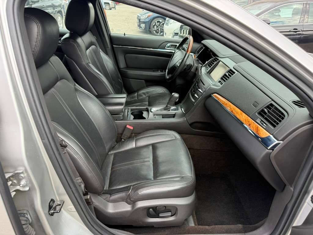 Used 2013 Lincoln MKS image 14