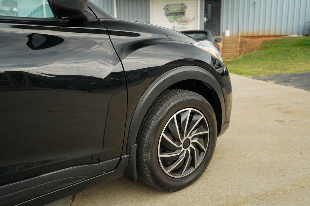 Used 2019 Nissan Kicks S FWD image 18