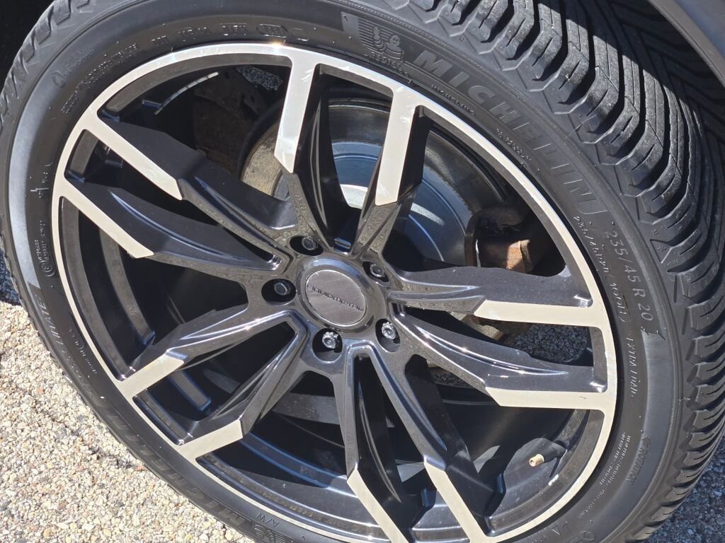 Used 2017 Nissan Rogue SL w/ SL Premium Package image 16