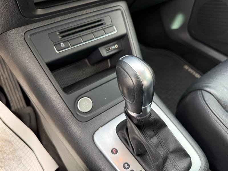 Used 2017 Volkswagen Tiguan Sport image 12