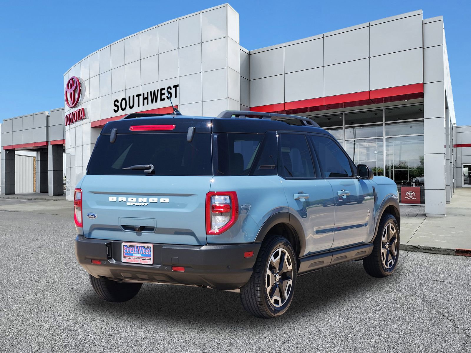 Used 2022 Ford Bronco Sport Outer Banks w/ Tech Package image 5