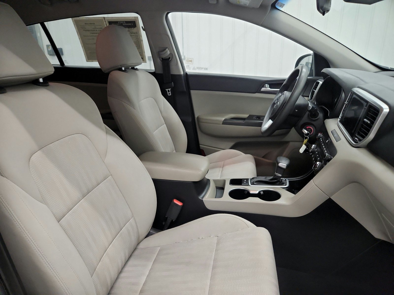 Used 2020 Kia Sportage LX FWD image 25