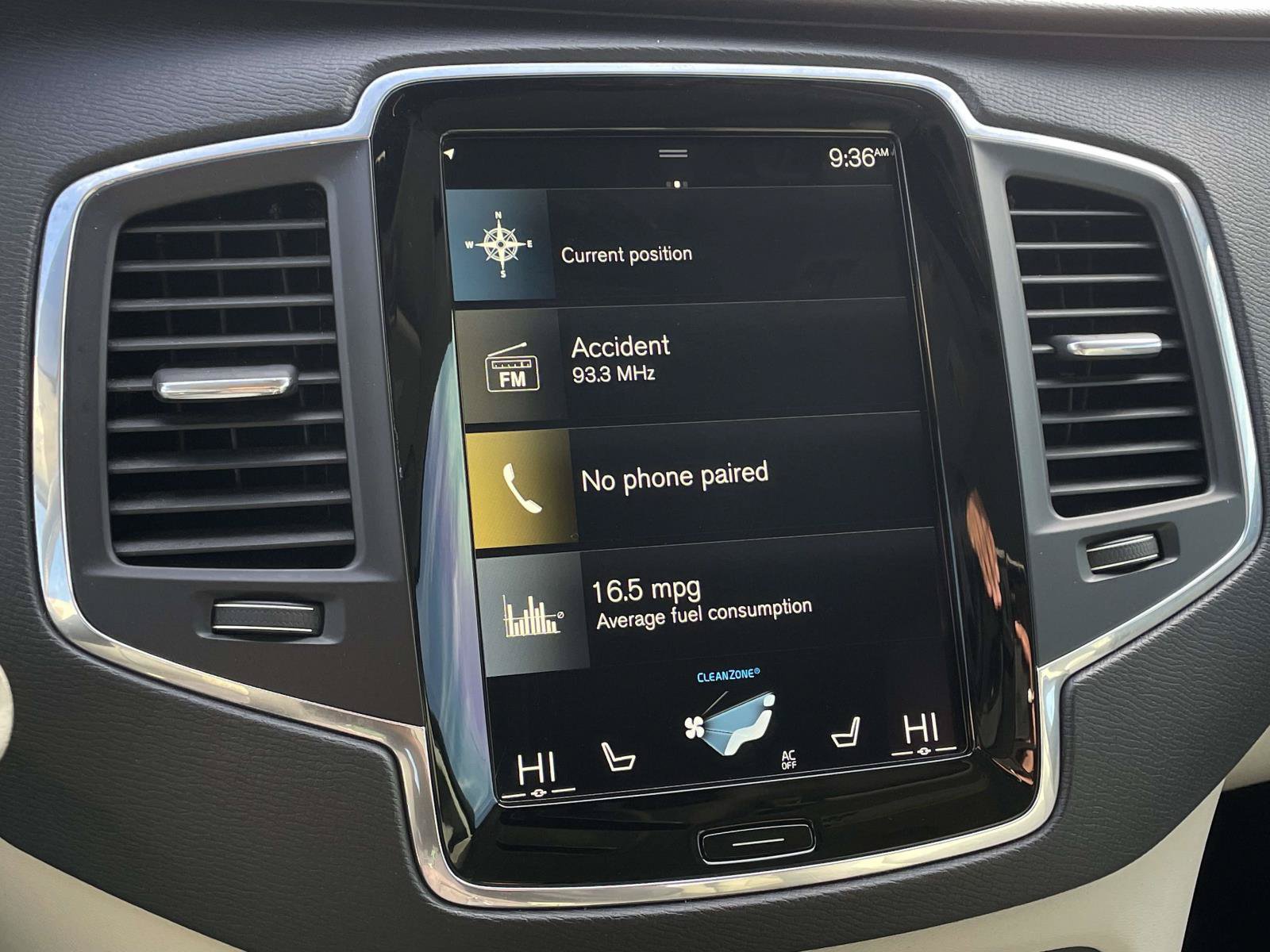 Used 2020 Volvo XC90 T5 Momentum w/ Protection Package Premier FWD image 16