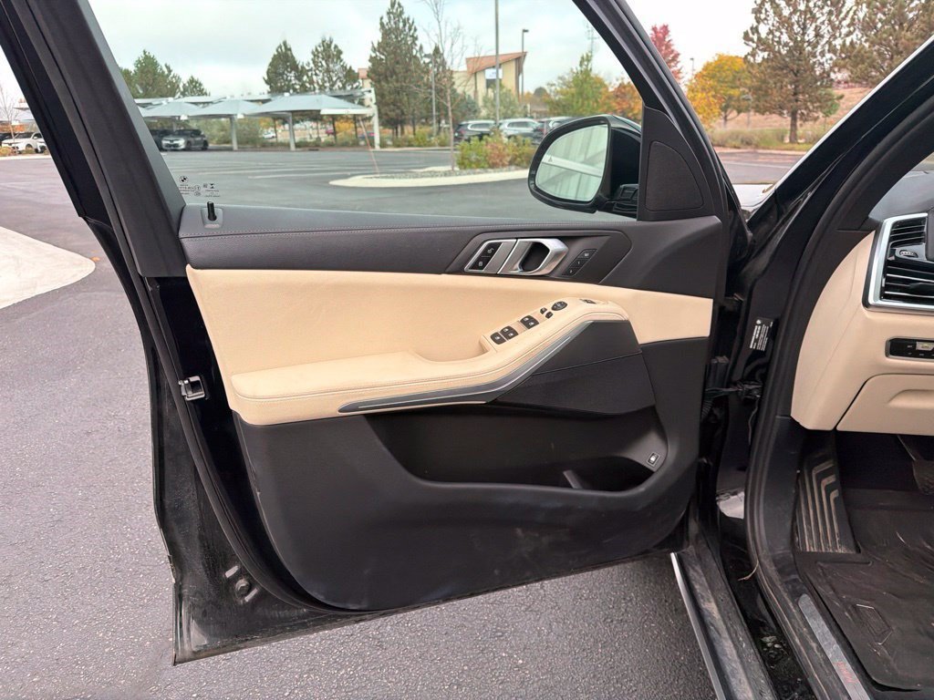Used 2022 BMW X5 xDrive45e AWD/4WD image 9