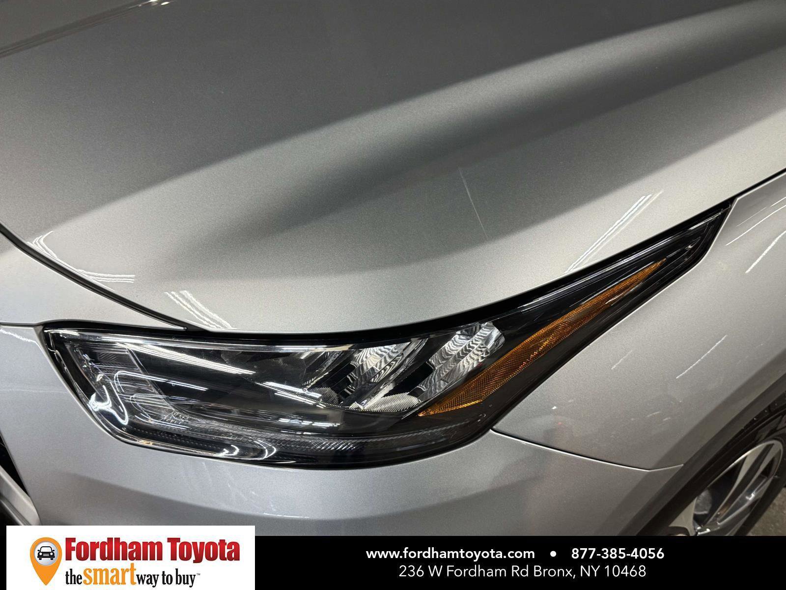 Used 2020 Toyota Highlander XLE image 6