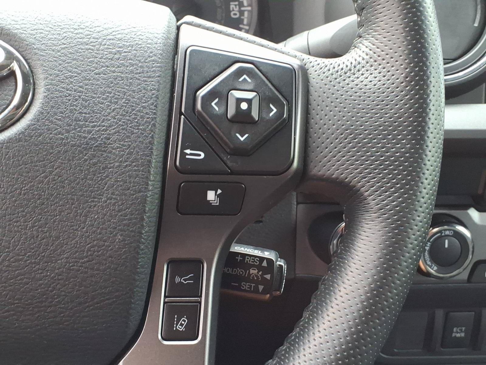 Used 2019 Toyota Tacoma TRD Sport AWD/4WD image 31