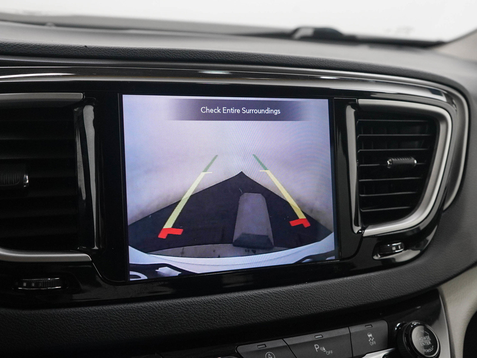 Used 2020 Chrysler Pacifica Touring-L Plus FWD image 26