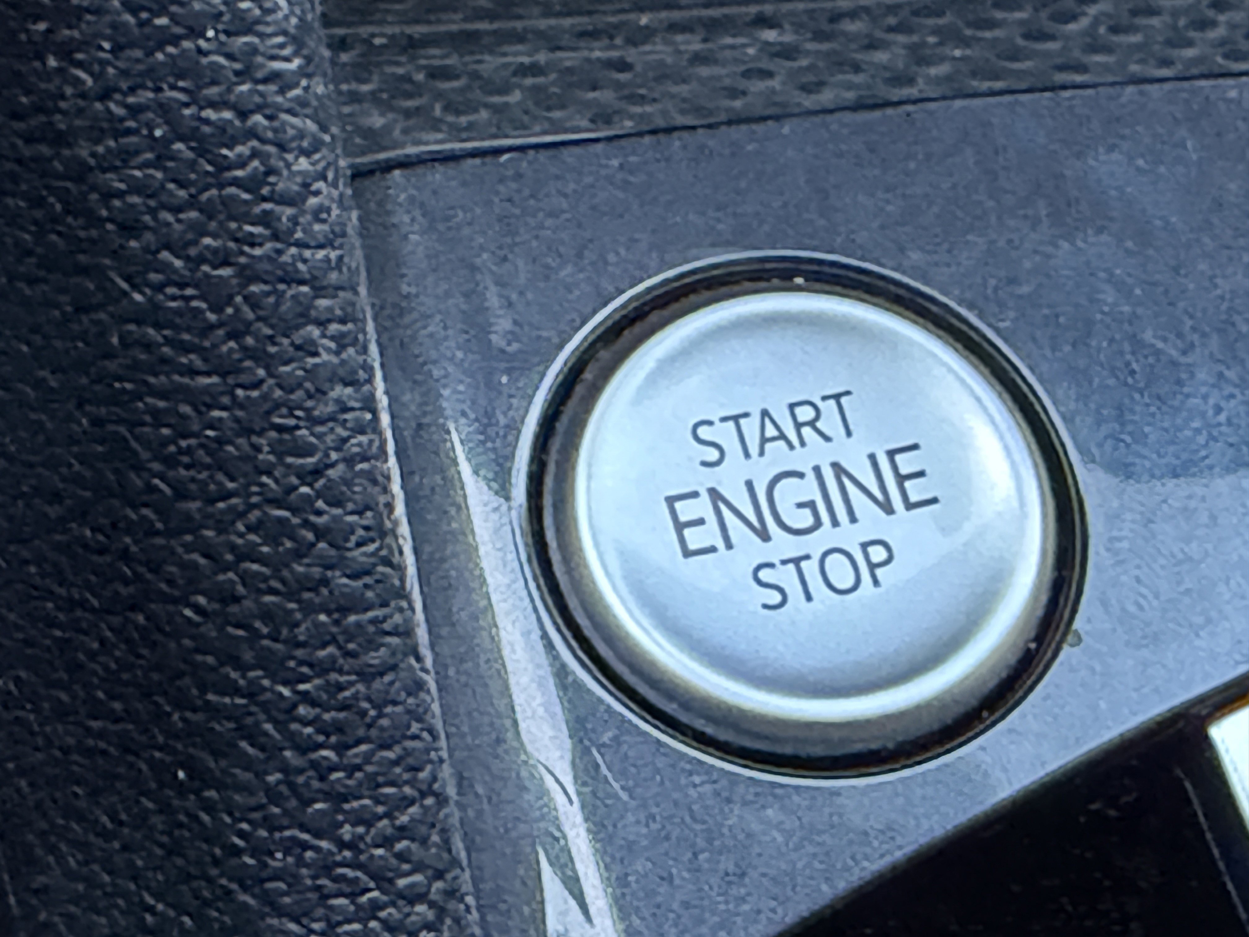 Used 2022 Volkswagen Tiguan SE image 14