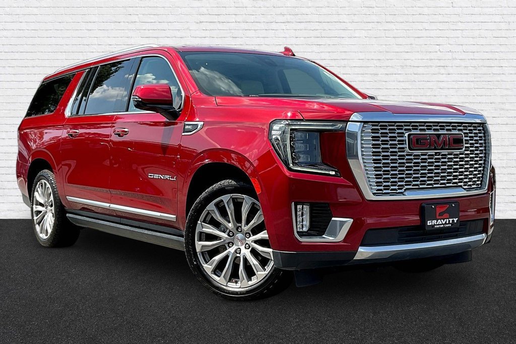Used 2022 GMC Yukon XL Denali w/ Denali Ultimate Package AWD/4WD image 3