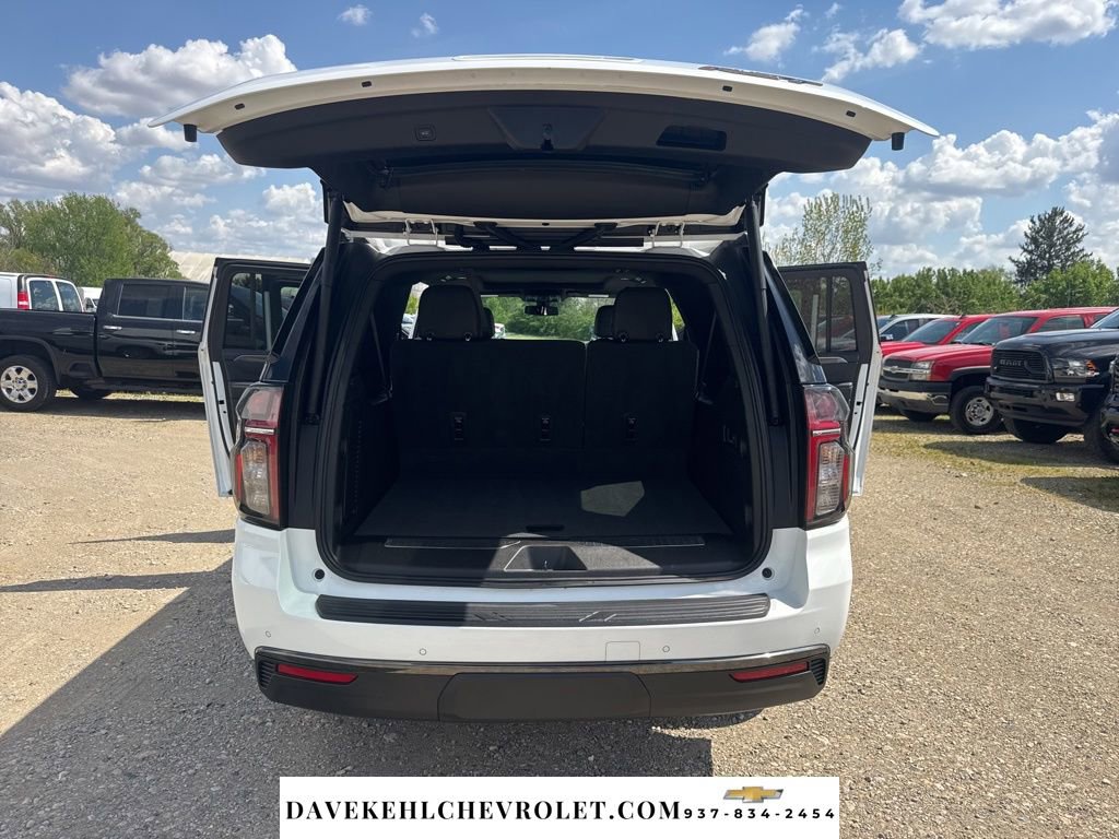 Certified 2022 Chevrolet Suburban RST w/ Luxury Package AWD/4WD image 14