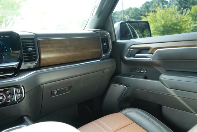Used 2025 Chevrolet Silverado 1500 High Country w/ Technology Package image 24