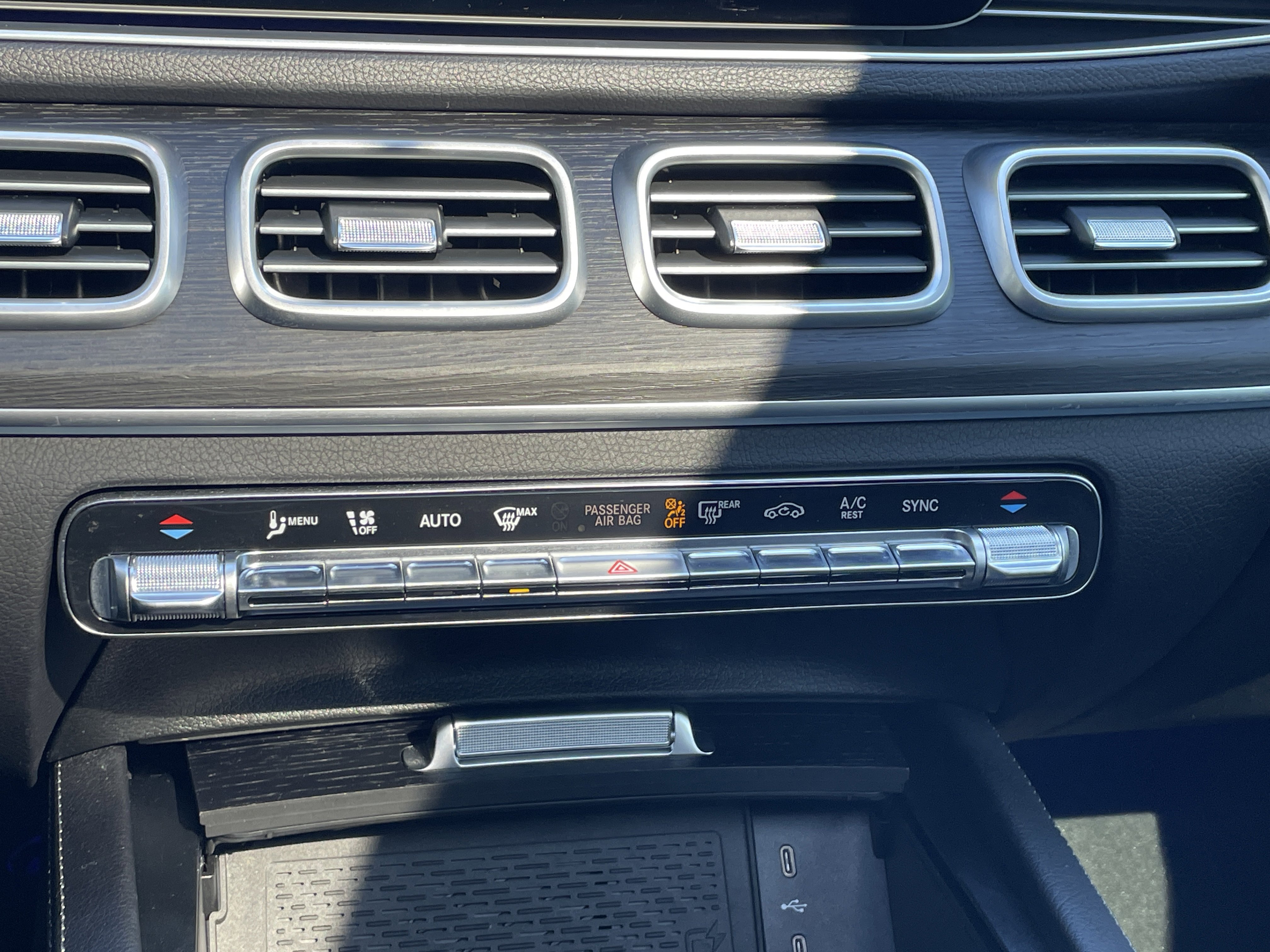 Certified 2025 Mercedes-Benz GLE 350 4MATIC w/ AMG Line Exterior image 33