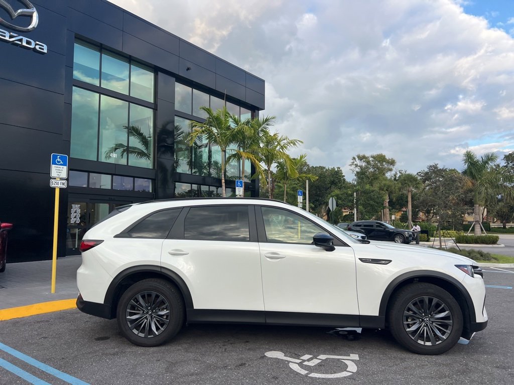 Certified 2025 MAZDA CX-70 3.3 Turbo w/ Preferred Package image 7