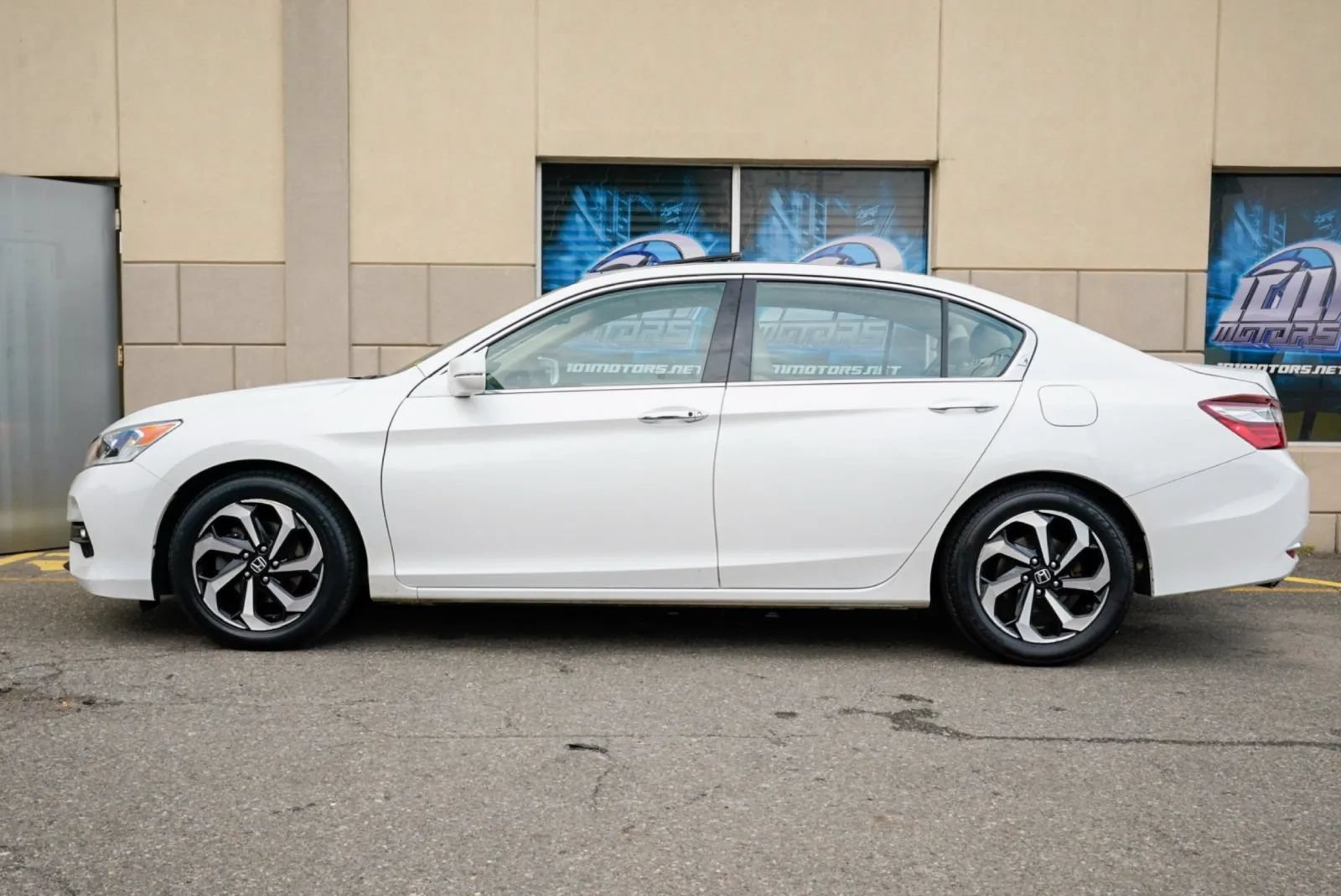 Used 2017 Honda Accord EX-L image 8