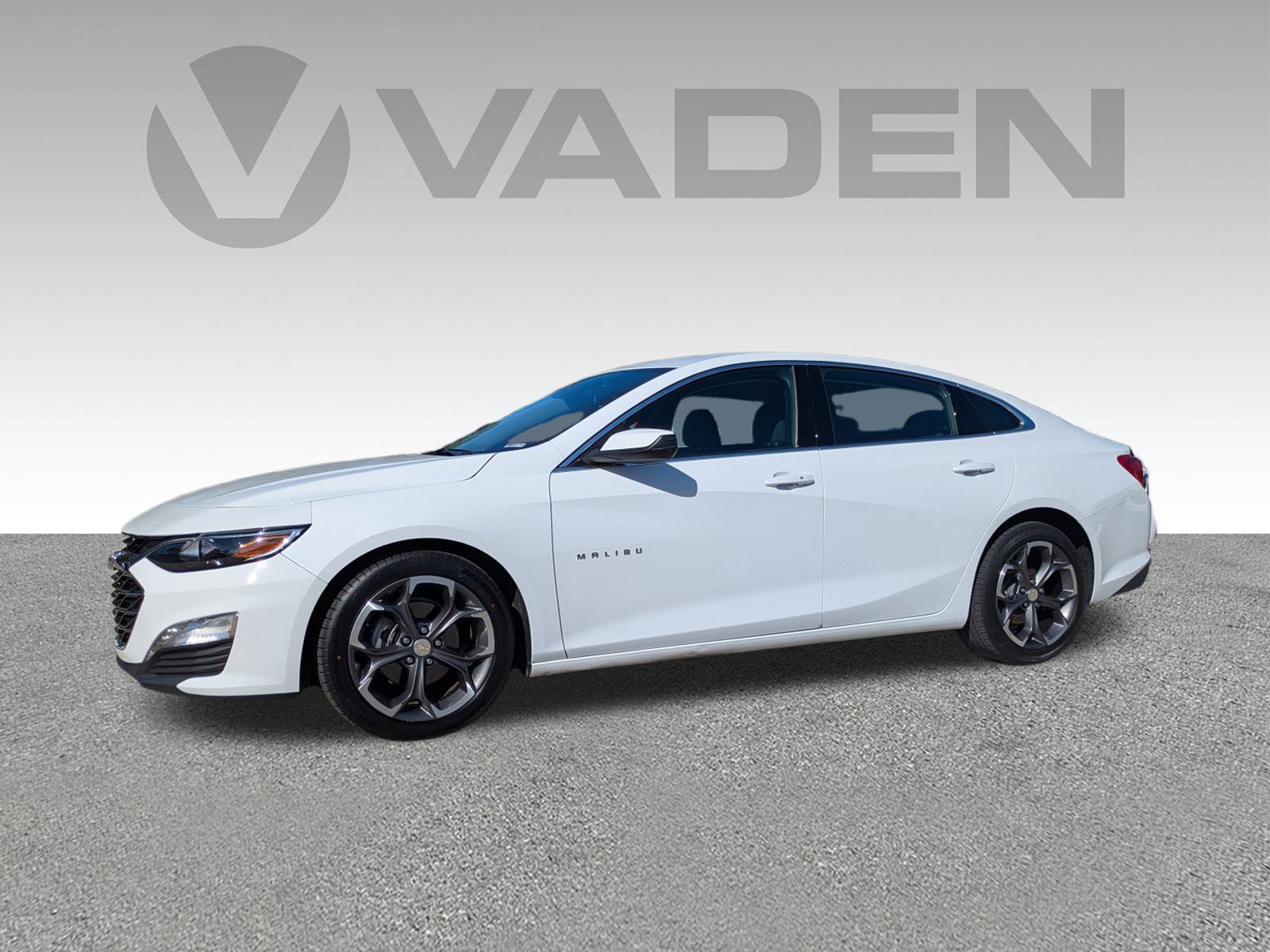 Used 2023 Chevrolet Malibu LT image 2