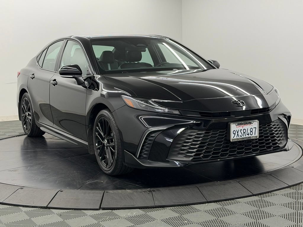 Used 2026 Toyota Camry SE FWD image 8