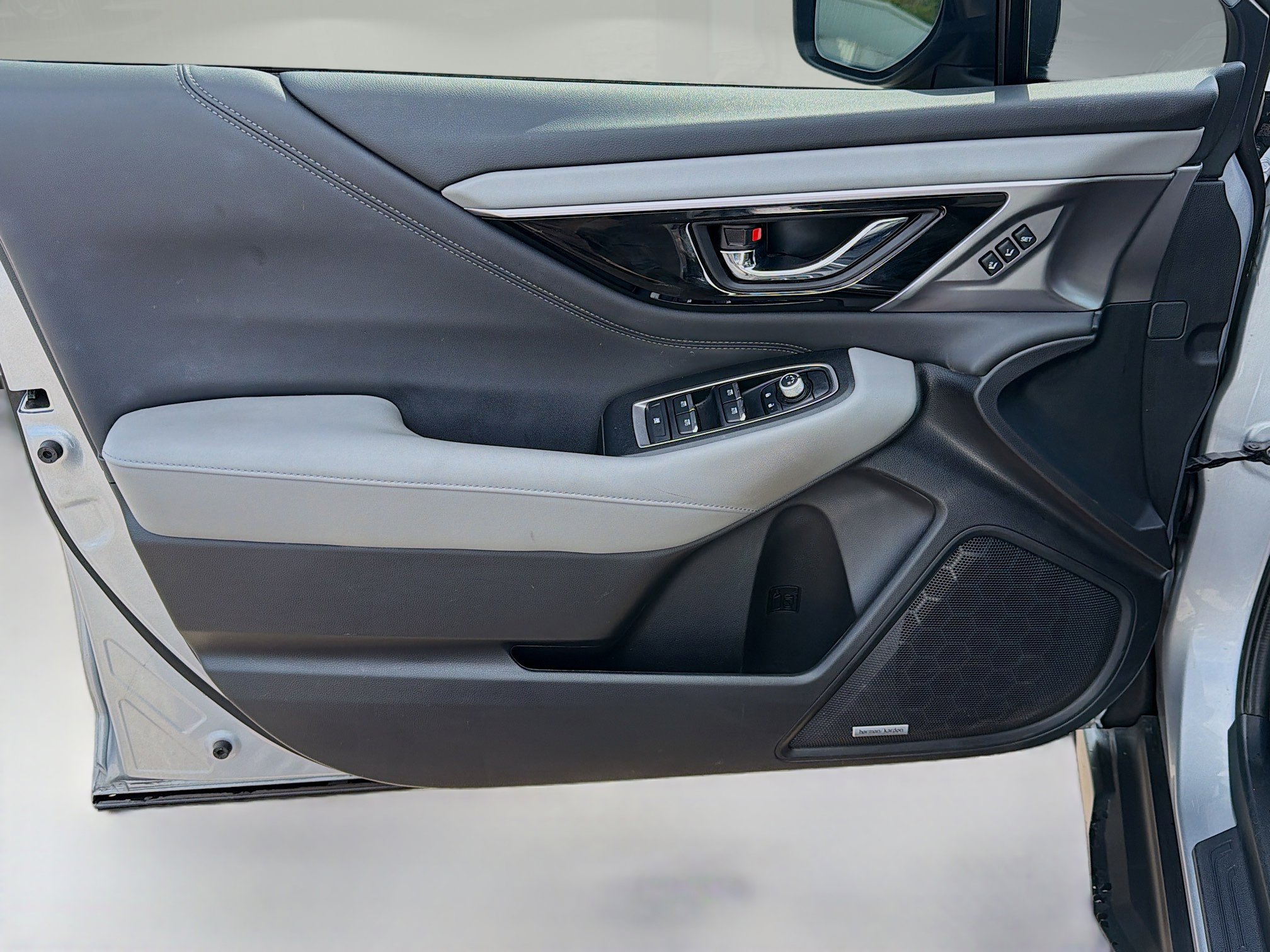 Certified 2025 Subaru Outback Limited w/ Popular Package #2 image 22