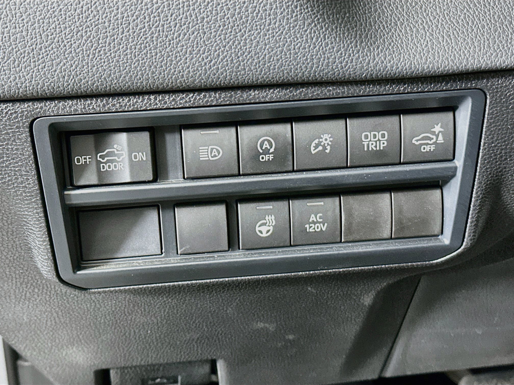 Used 2025 Toyota Tundra Limited AWD/4WD image 17