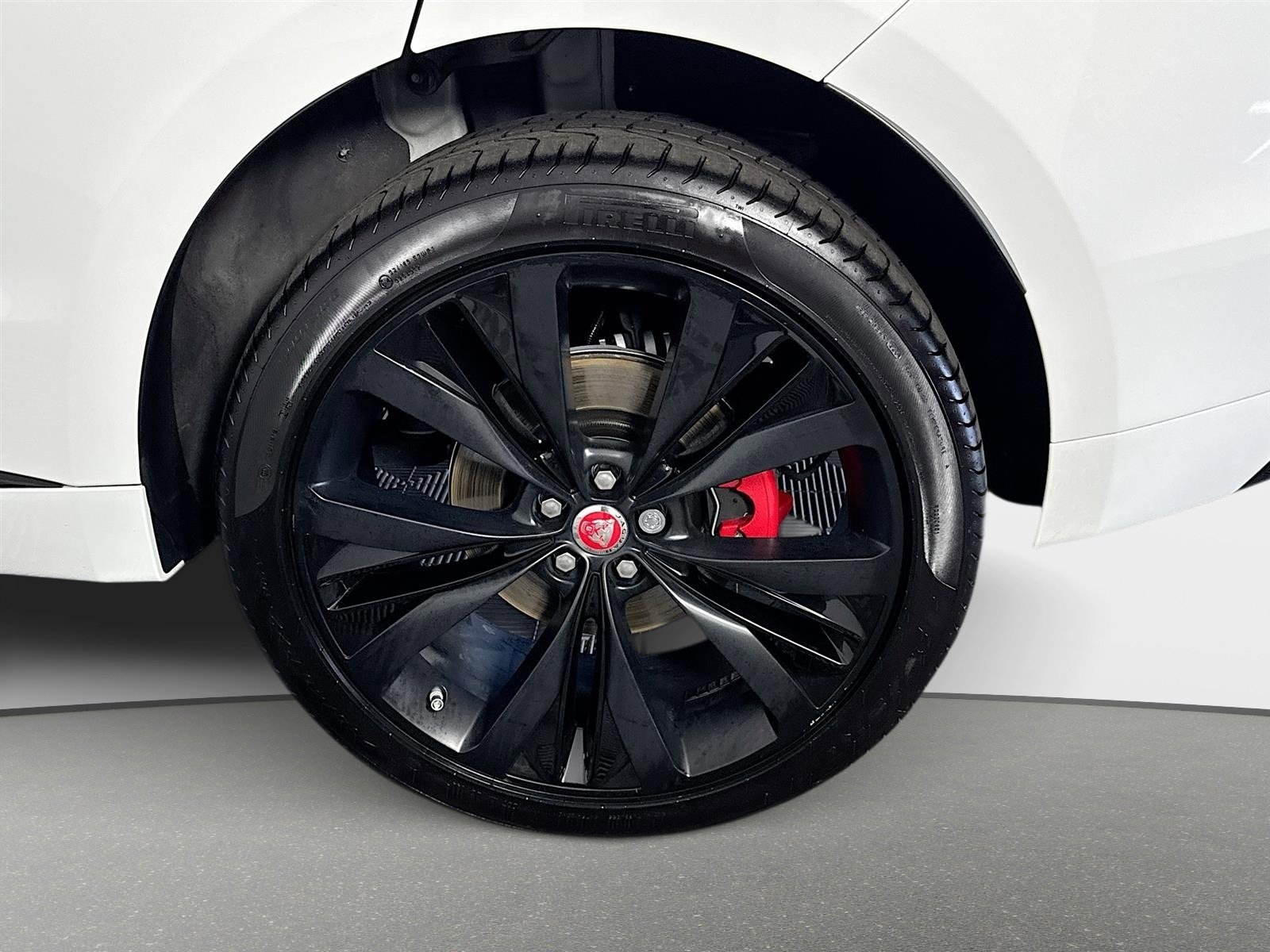 Used 2017 Jaguar F-PACE S image 33