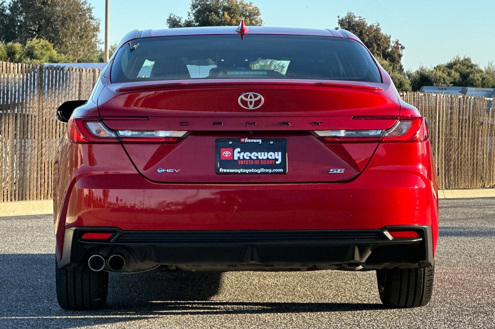 Used 2025 Toyota Camry SE image 5