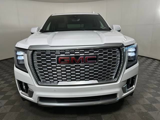 Used 2021 GMC Yukon Denali w/ Denali Premium Package image 8