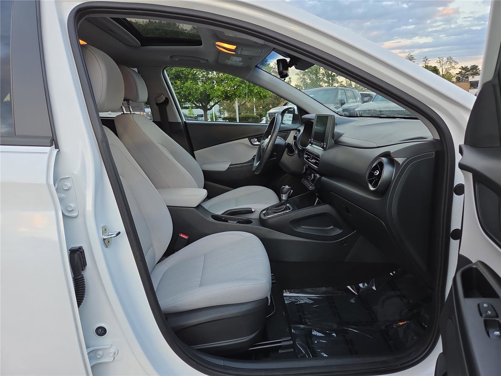 Used 2022 Hyundai Kona SEL w/ Convenience Package FWD image 27