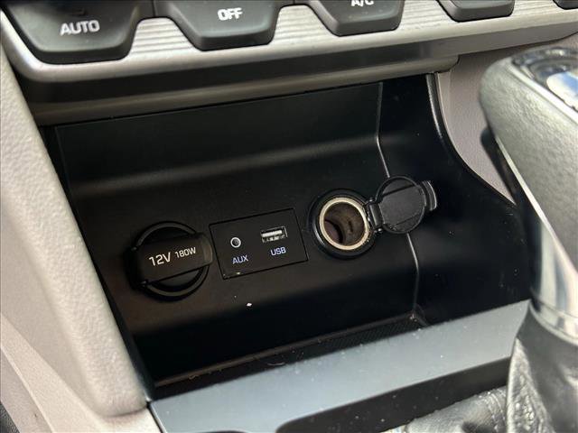Used 2020 Hyundai Elantra SEL image 16