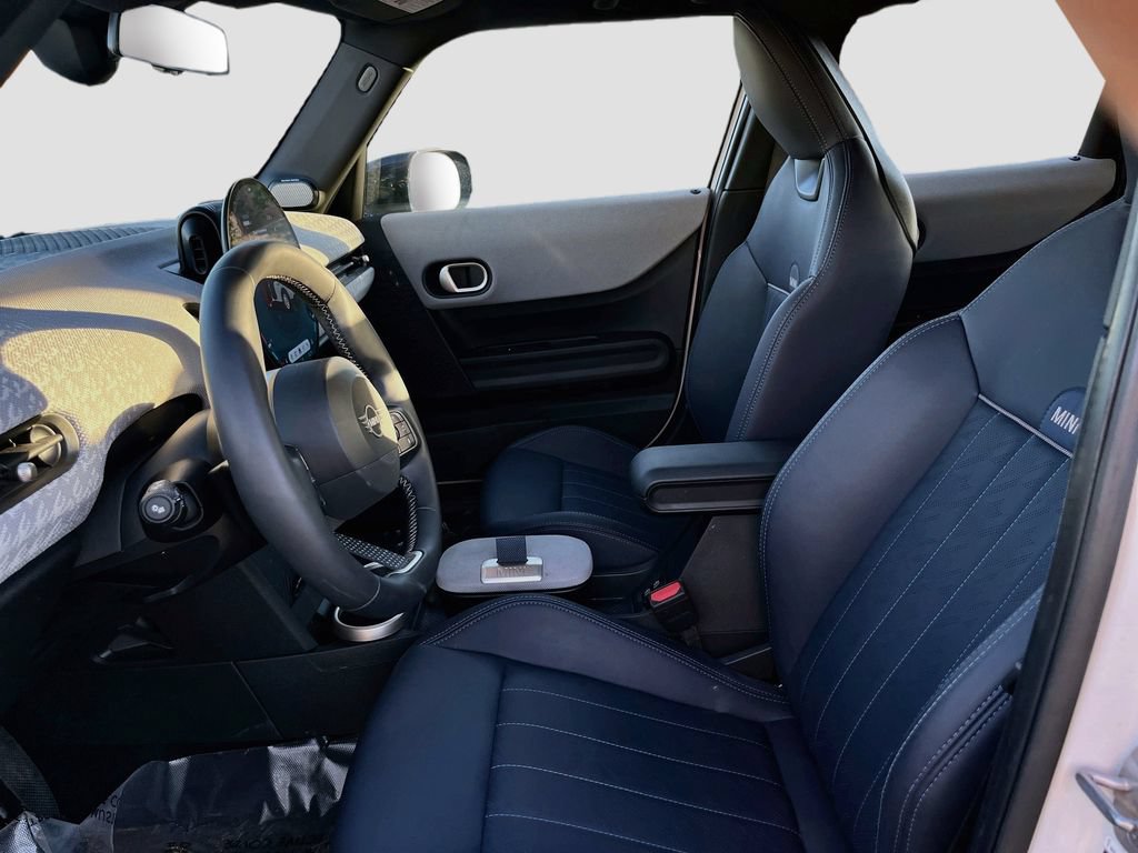 Used 2025 MINI Cooper 4-Door Hardtop FWD image 20