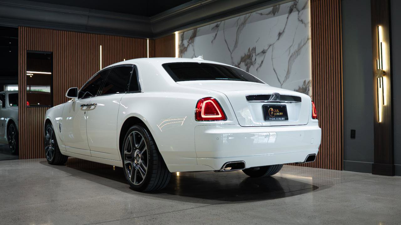 Used 2017 Rolls-Royce Ghost image 7