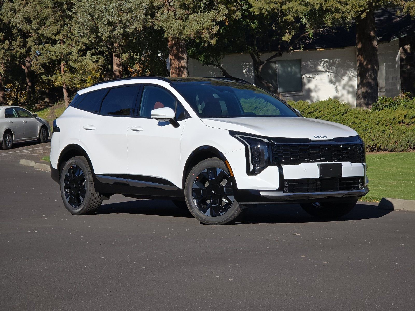 New 2026 Kia Sportage SX image 2