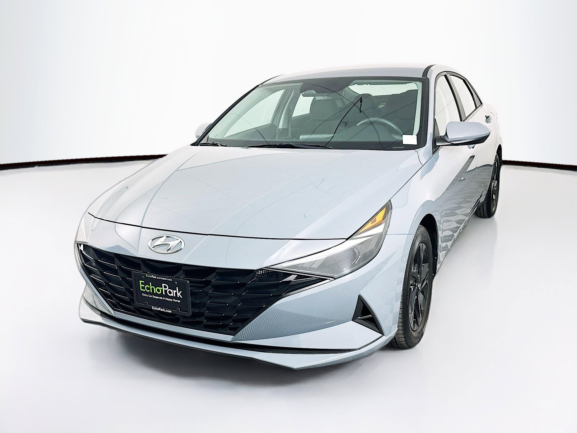 Used 2023 Hyundai Elantra SEL image 3