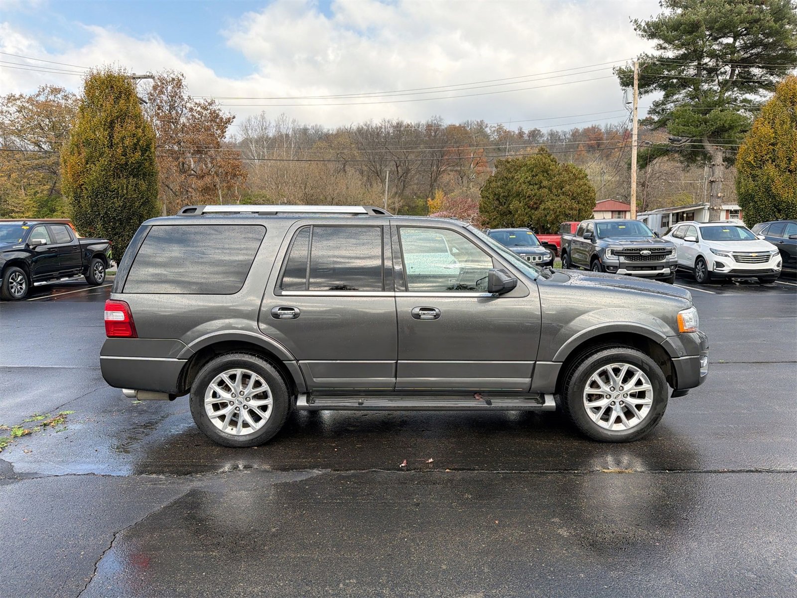 Used 2017 Ford Expedition Limited image 9