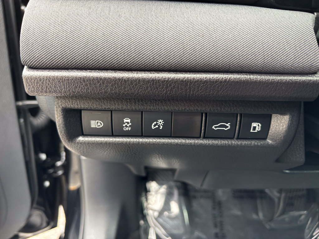 Used 2026 Toyota Camry LE FWD image 30