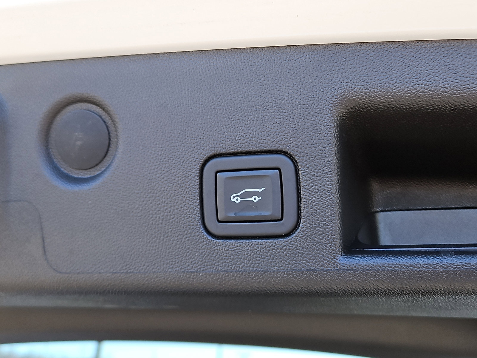 Used 2022 Chevrolet Equinox RS w/ RS Leather Package image 31