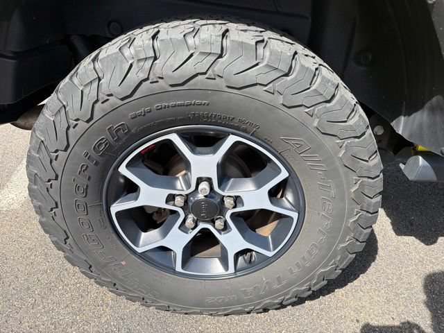 Used 2022 Jeep Wrangler Rubicon w/ LED Lighting Group AWD/4WD image 11