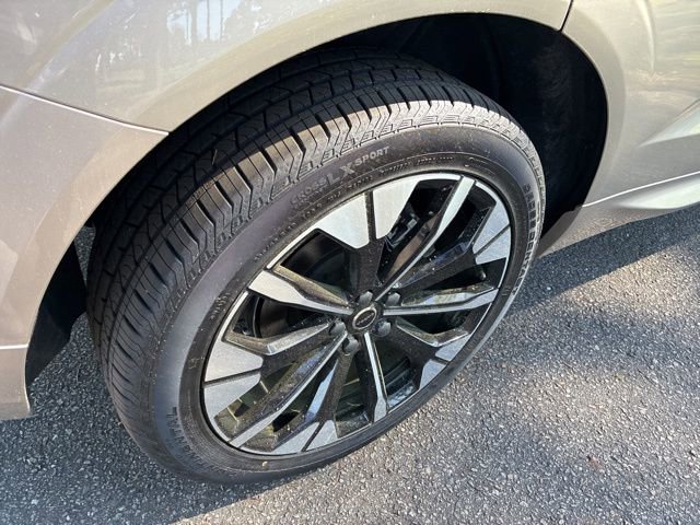 New 2026 Volvo XC60 B5 Plus w/ Protection Package Premier AWD/4WD image 15