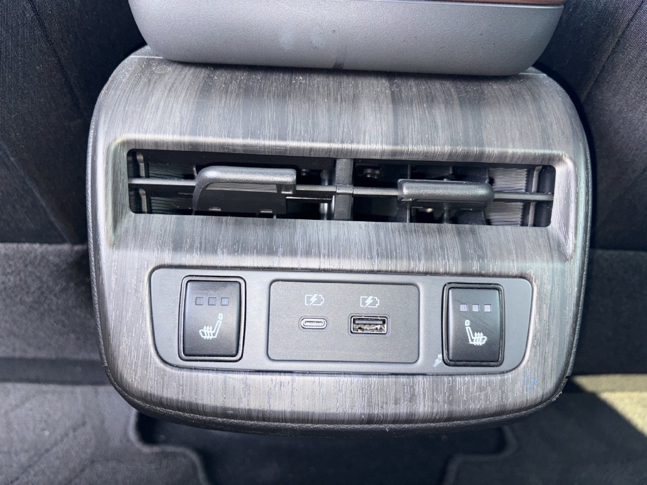 Certified 2024 Nissan Ariya AWD image 34