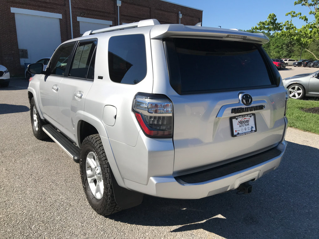 Used 2018 Toyota 4Runner SR5 AWD/4WD image 5