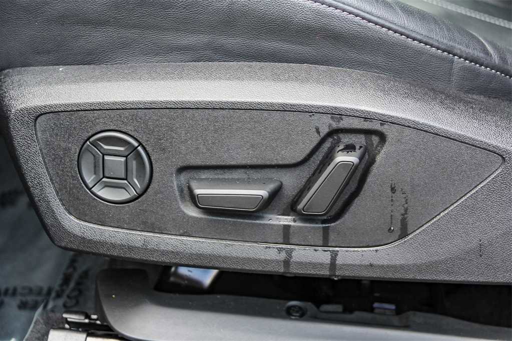 Used 2025 Audi Q6 e-tron Premium w/ Convenience Package image 20