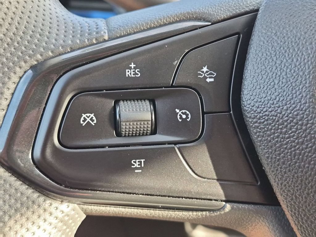 Used 2026 Chevrolet Trax LS FWD image 18