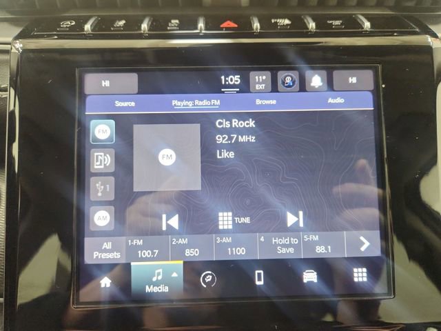 Used 2023 Jeep Grand Cherokee L Laredo image 13