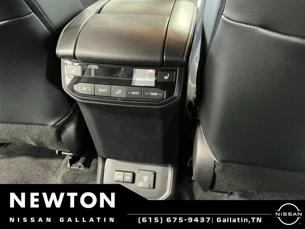 Used 2023 Toyota Highlander Platinum AWD/4WD image 23