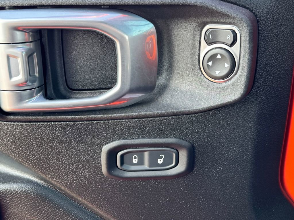 Used 2023 Jeep Wrangler Sport S image 28